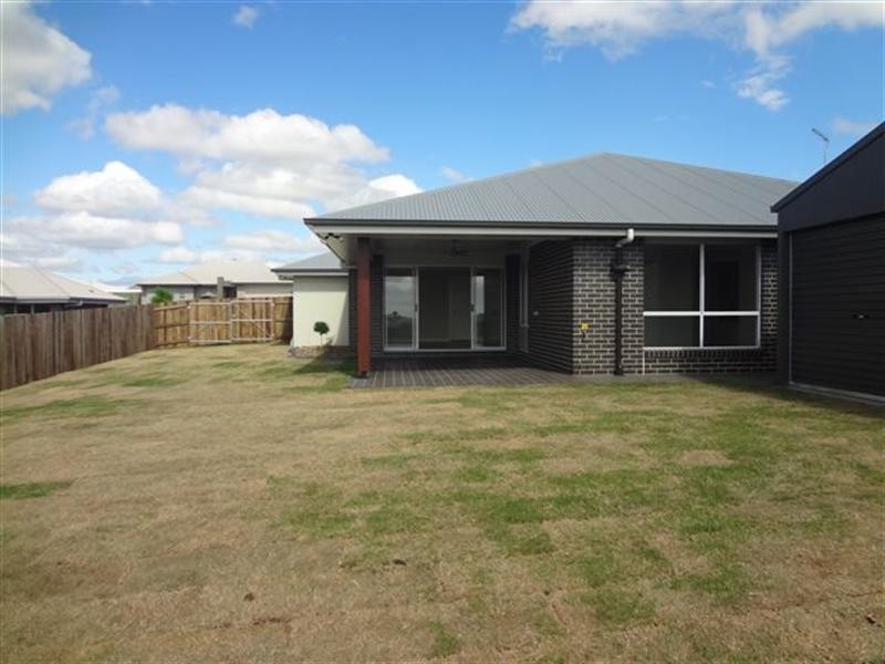 3 Plover Court, Highfields QLD 4352