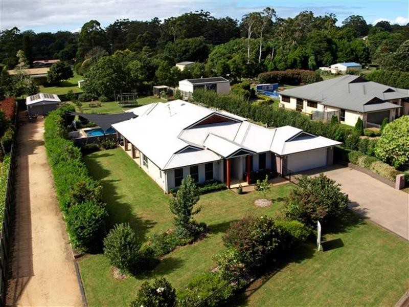 5 Arcadia Court, Highfields QLD 4352