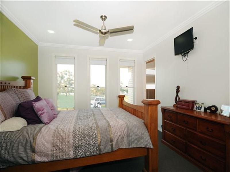 2 Wedgetail Drive, Highfields QLD 4352