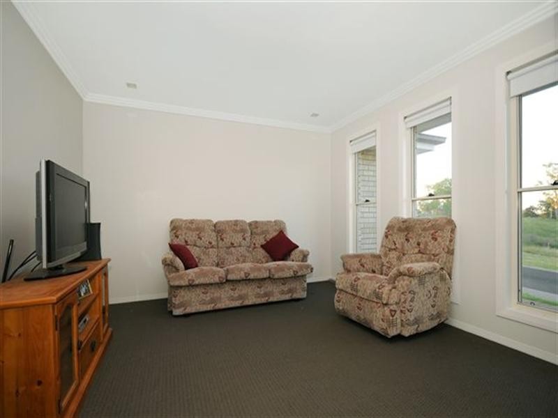 2 Wedgetail Drive, Highfields QLD 4352