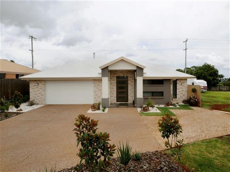 13 Degan Court, Highfields QLD 4352