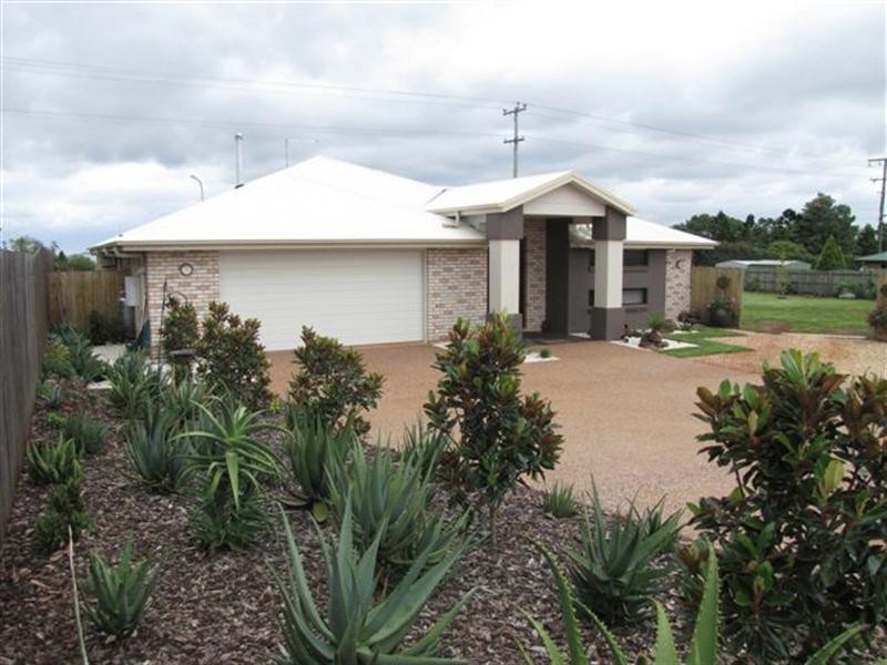 13 Degan Court, Highfields QLD 4352