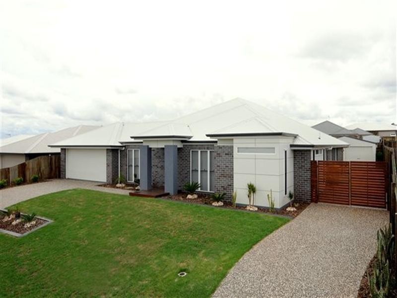 10 Plover Court, Highfields QLD 4352