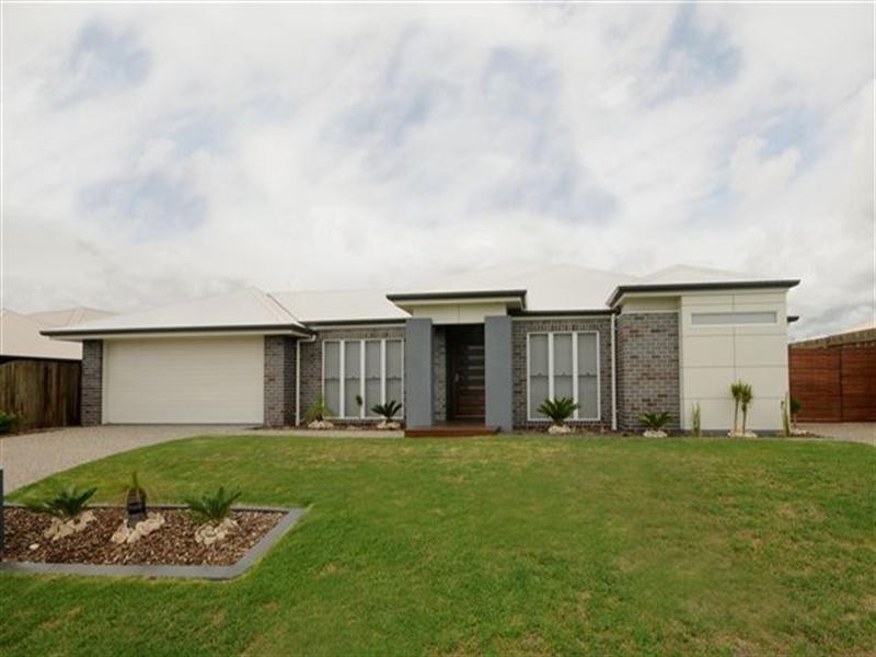 10 Plover Court, Highfields QLD 4352