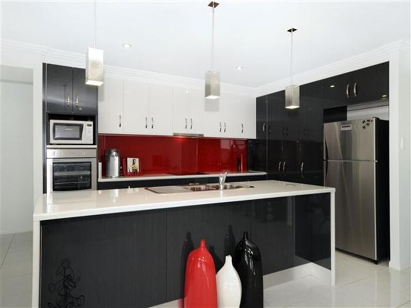 10 Plover Court, Highfields QLD 4352