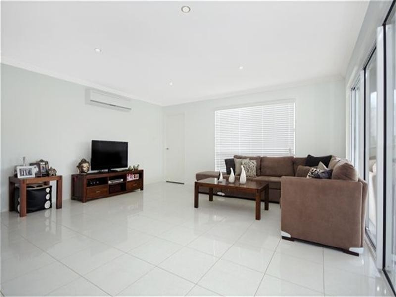10 Plover Court, Highfields QLD 4352