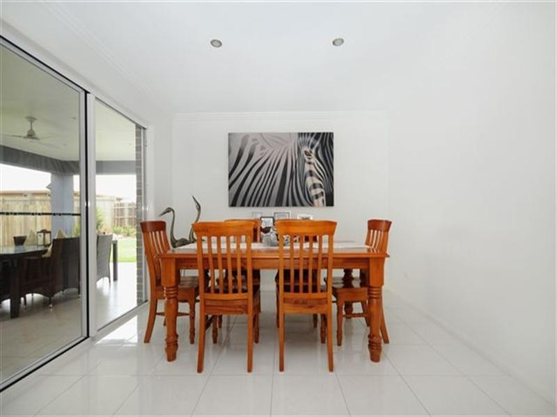 10 Plover Court, Highfields QLD 4352
