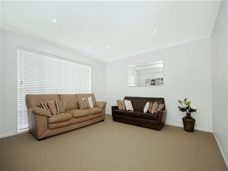 10 Plover Court, Highfields QLD 4352