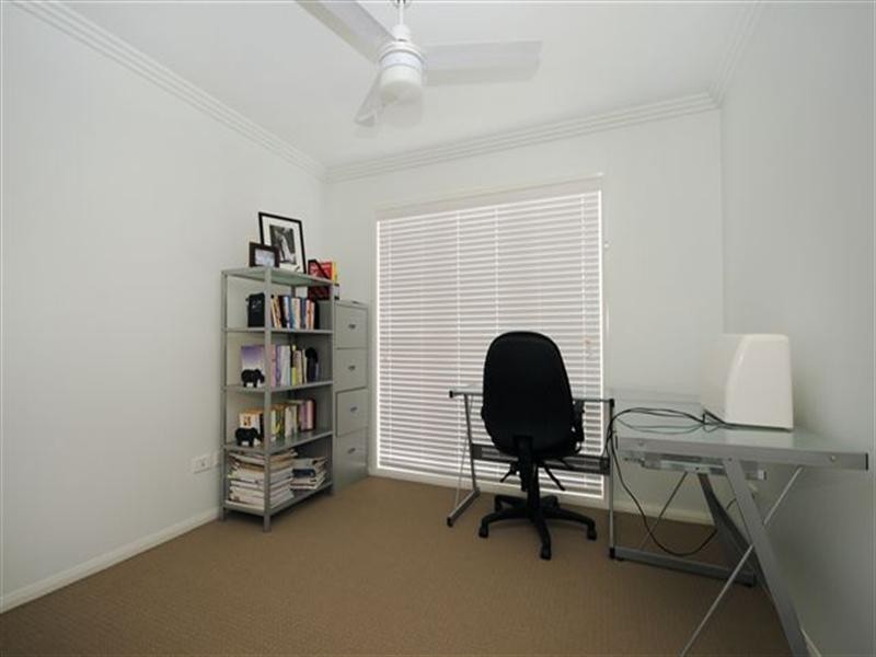 10 Plover Court, Highfields QLD 4352