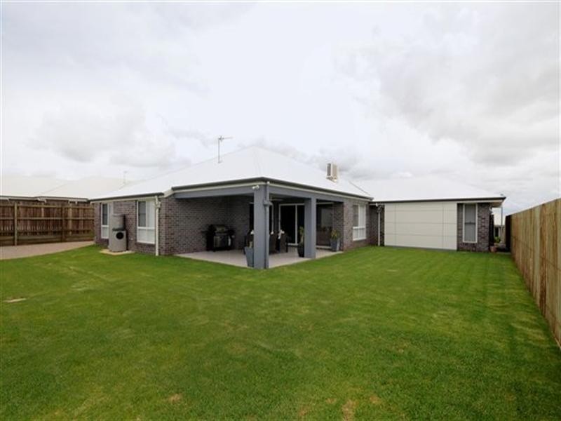 10 Plover Court, Highfields QLD 4352