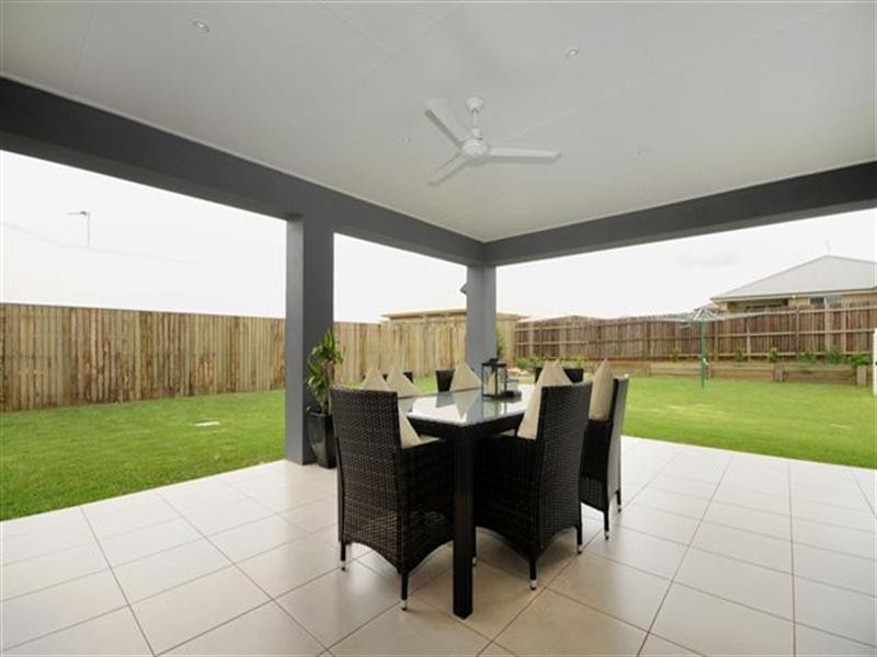 10 Plover Court, Highfields QLD 4352