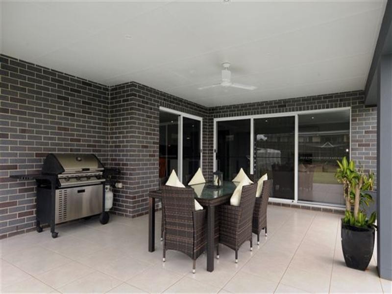 10 Plover Court, Highfields QLD 4352