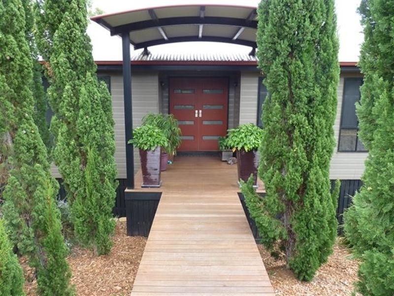 10 Jackson Close, Highfields QLD 4352