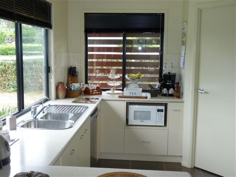 10 Jackson Close, Highfields QLD 4352