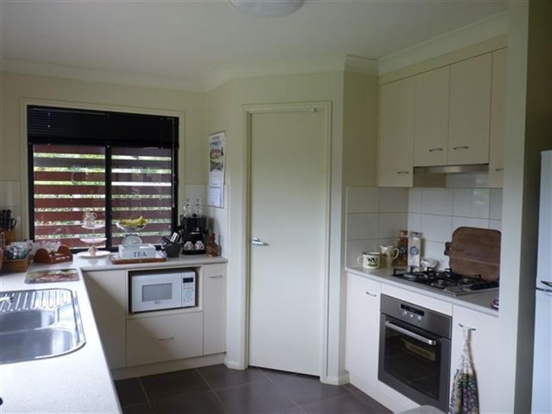 10 Jackson Close, Highfields QLD 4352