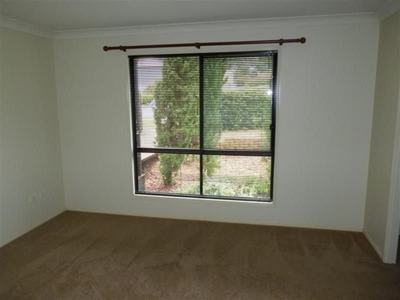 10 Jackson Close, Highfields QLD 4352