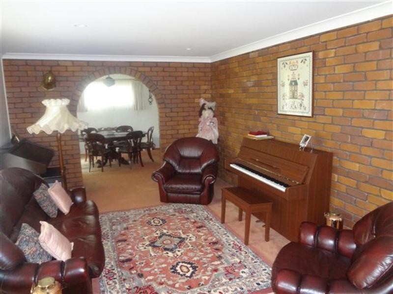 13 Plaza Circle, Highfields QLD 4352