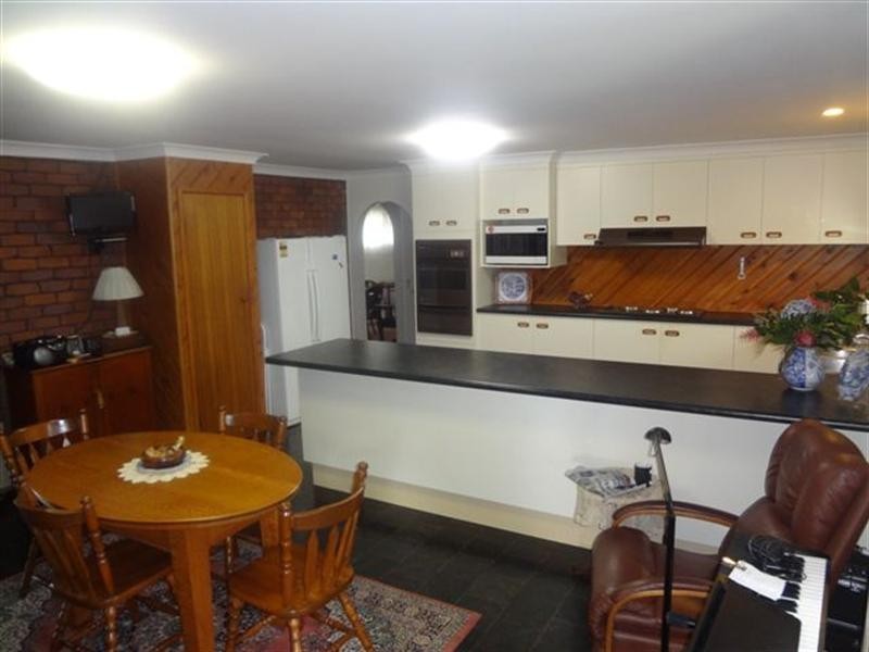 13 Plaza Circle, Highfields QLD 4352