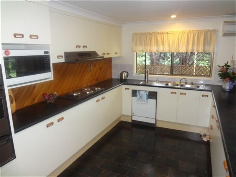 13 Plaza Circle, Highfields QLD 4352