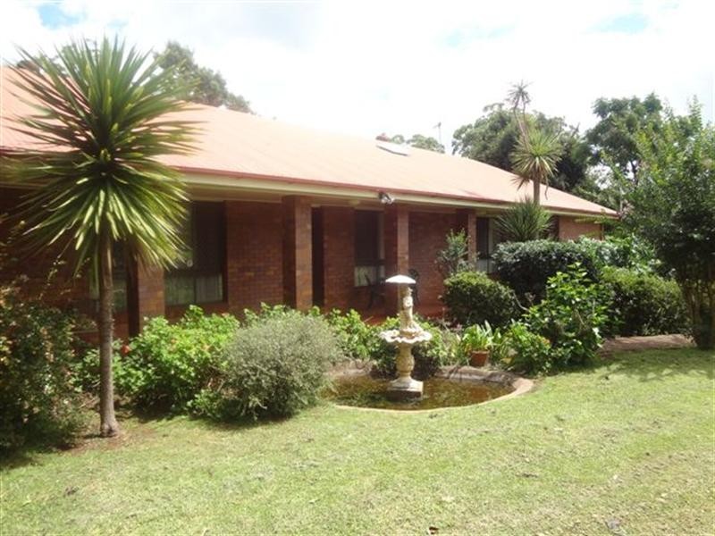 13 Plaza Circle, Highfields QLD 4352