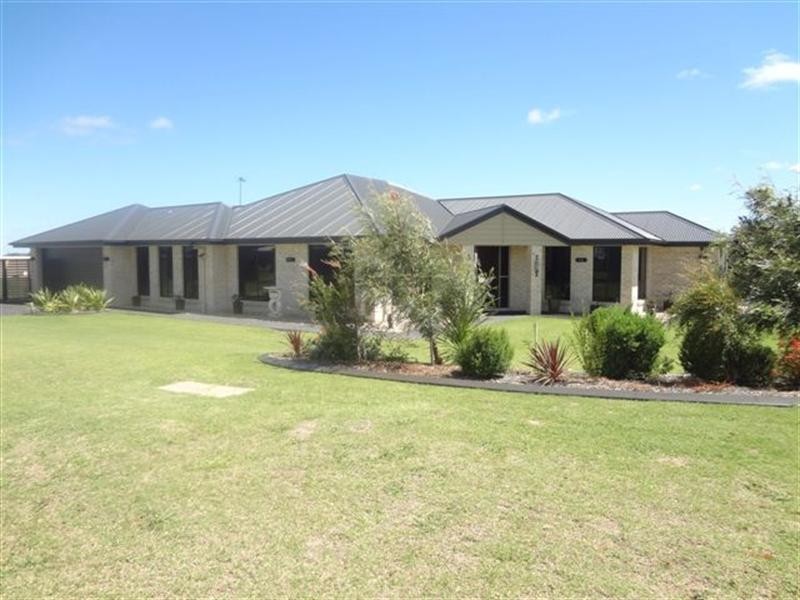6 Camborne Drive, Highfields QLD 4352