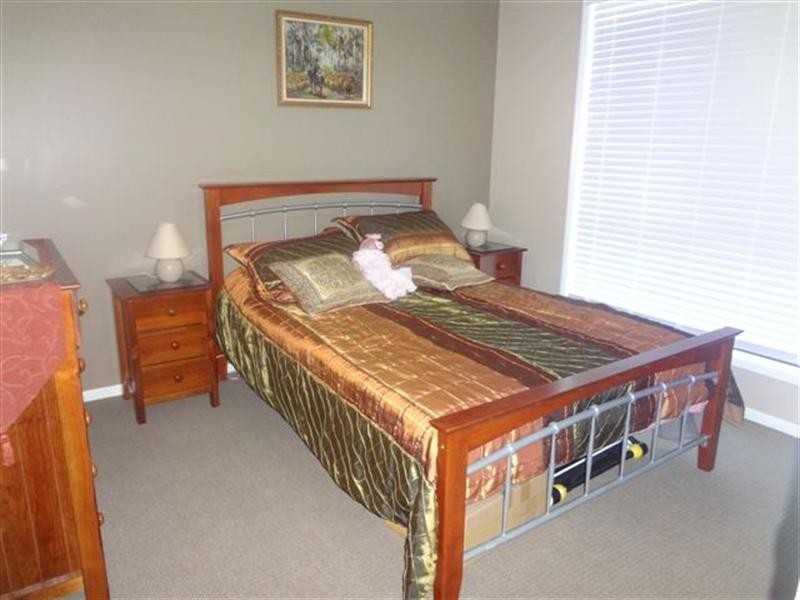 6 Camborne Drive, Highfields QLD 4352