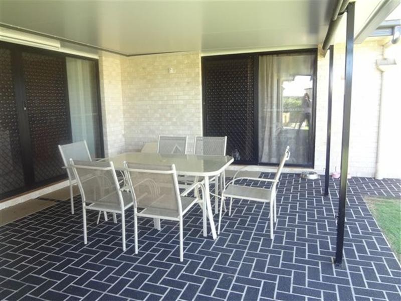 6 Camborne Drive, Highfields QLD 4352