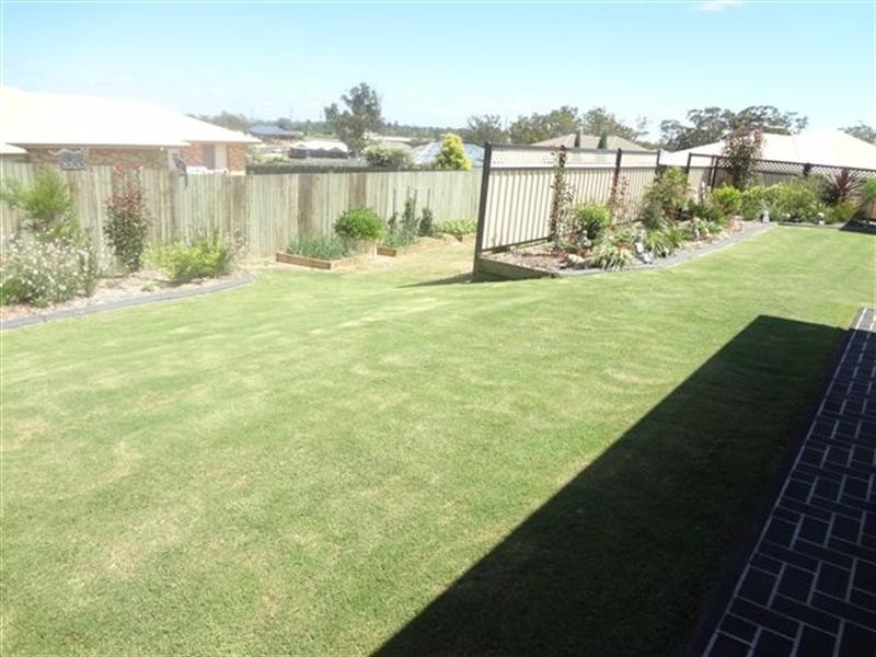 6 Camborne Drive, Highfields QLD 4352