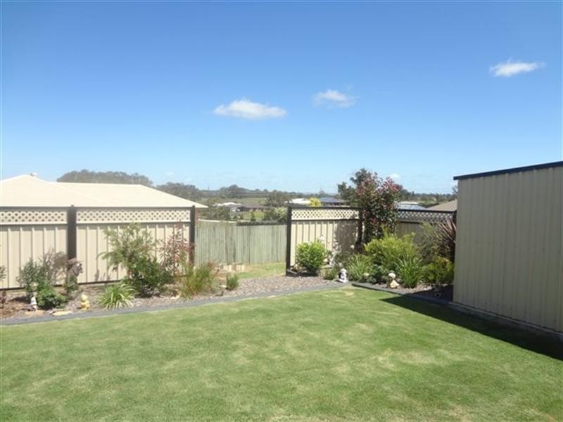 6 Camborne Drive, Highfields QLD 4352