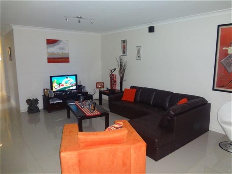 Unit 2/13 Wigan Avenue, Highfields QLD 4352