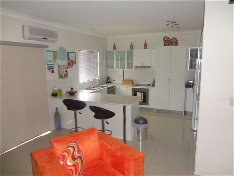 Unit 2/13 Wigan Avenue, Highfields QLD 4352