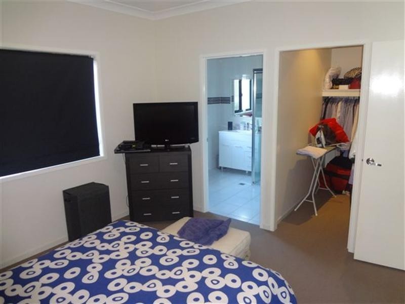 Unit 2/13 Wigan Avenue, Highfields QLD 4352
