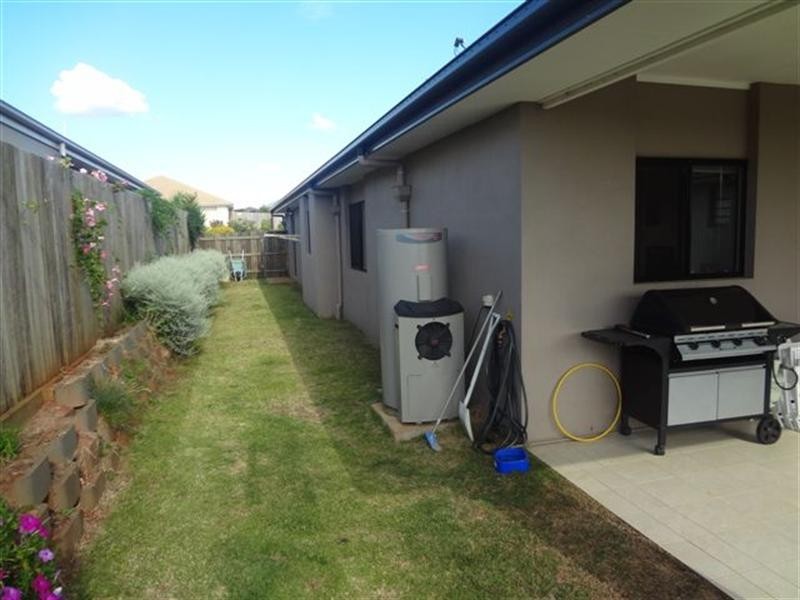 Unit 2/13 Wigan Avenue, Highfields QLD 4352