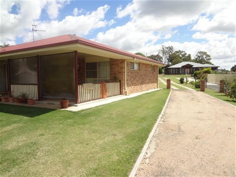 14 Kurrajong Court, Meringandan West QLD 4352