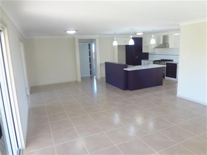 9 Goshawk Drive, Highfields QLD 4352