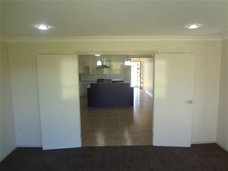 9 Goshawk Drive, Highfields QLD 4352