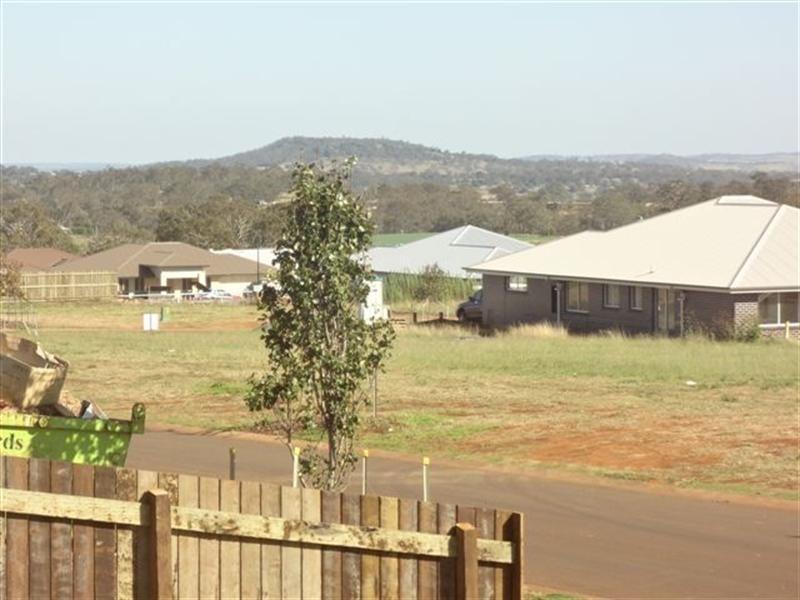 9 Goshawk Drive, Highfields QLD 4352