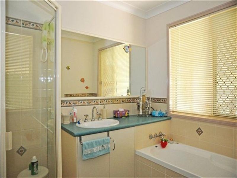 1 Arcadia Court, Highfields QLD 4352