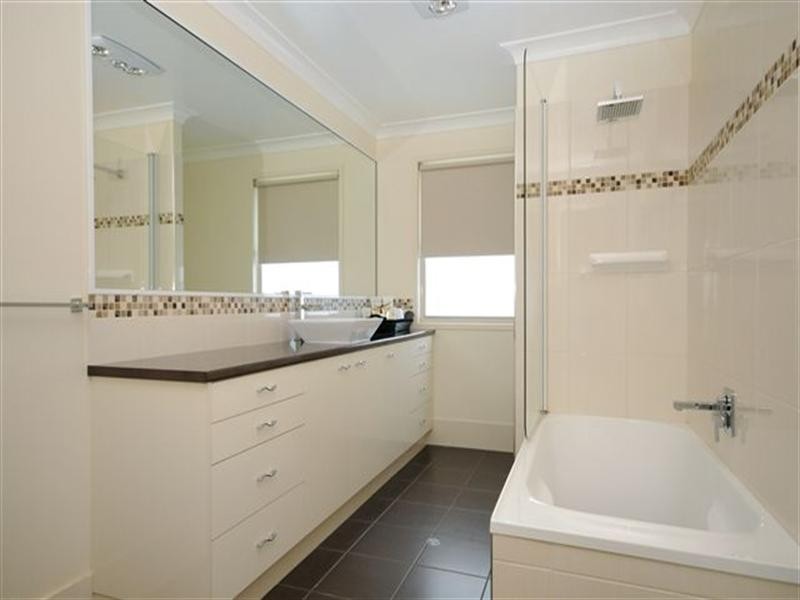 14 Barton Court, Highfields QLD 4352