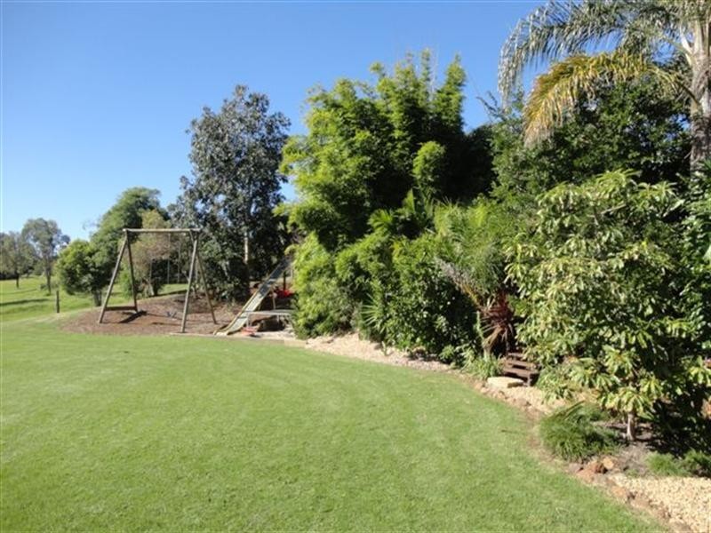 14 Barton Court, Highfields QLD 4352