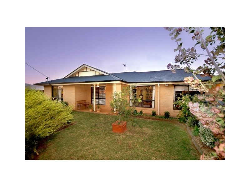 305 Greenwattle Street, Wilsonton QLD 4350