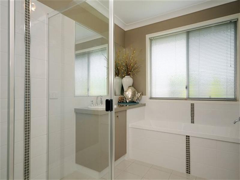 6 Koel Crescent, Highfields QLD 4352