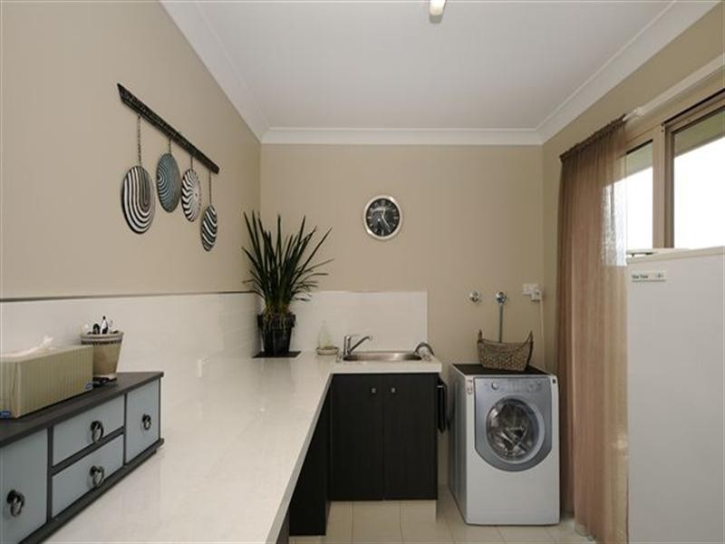 6 Koel Crescent, Highfields QLD 4352