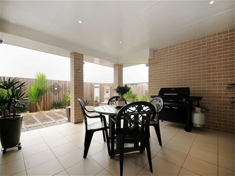 6 Koel Crescent, Highfields QLD 4352