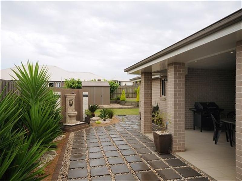 6 Koel Crescent, Highfields QLD 4352