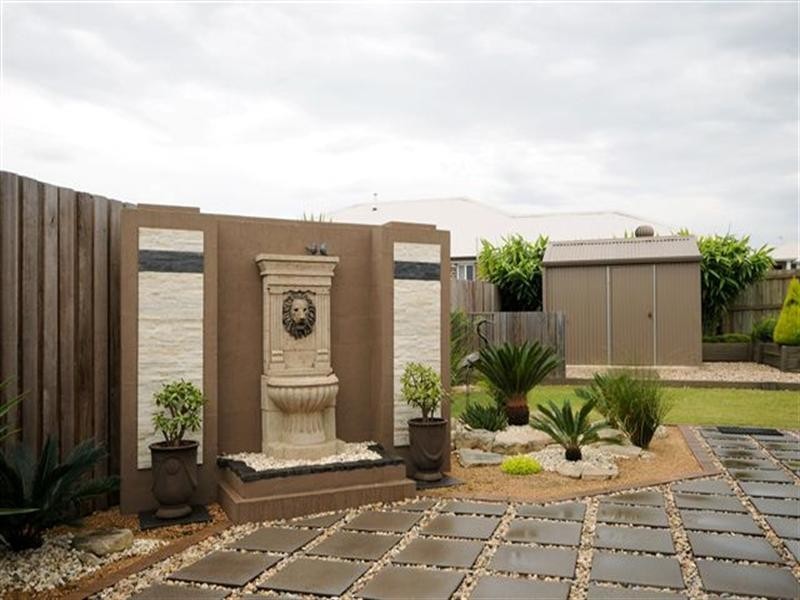 6 Koel Crescent, Highfields QLD 4352