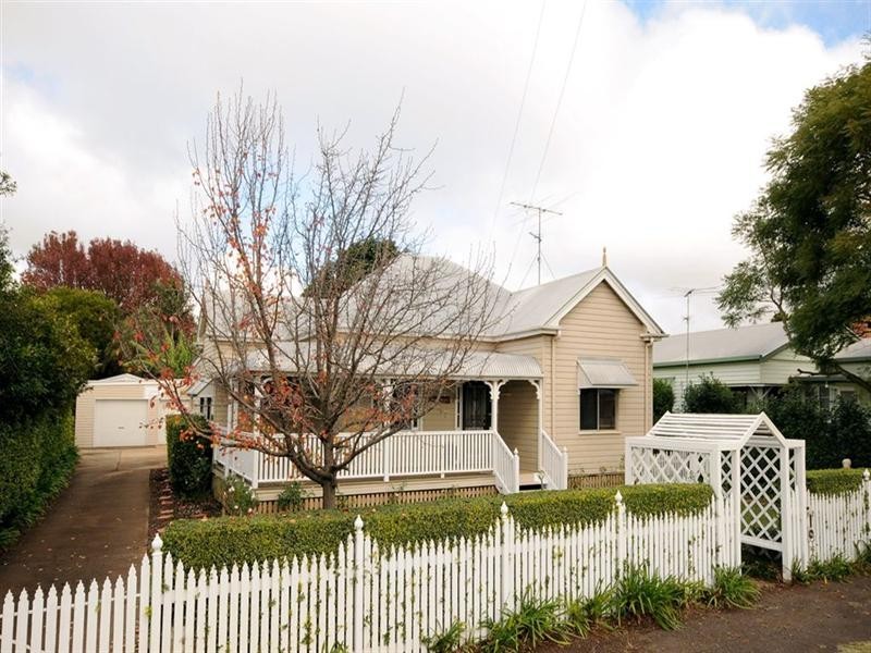 62 Taylor Street, Newtown QLD 4350