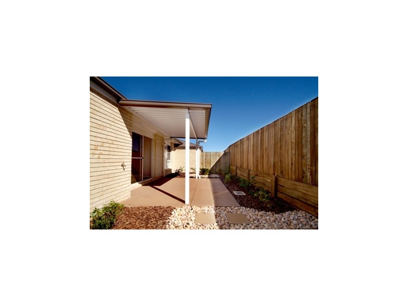 2/27 Highgrove Drive, Highfields QLD 4352