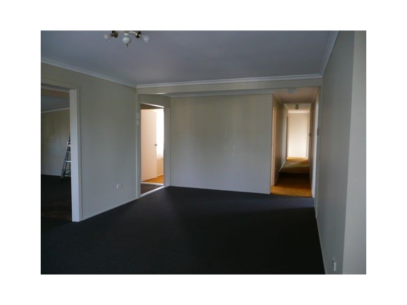9 Robert Street, Grantham QLD 4347