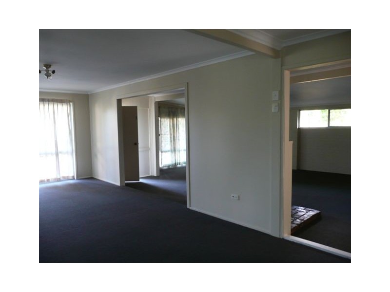 9 Robert Street, Grantham QLD 4347